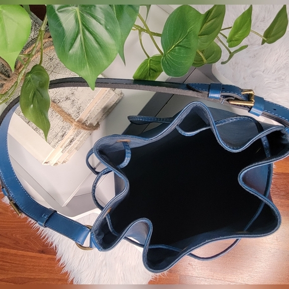 Authentic Vintage Louis Vuitton Blue Epi Bucket Noe - Picture 15 of 16